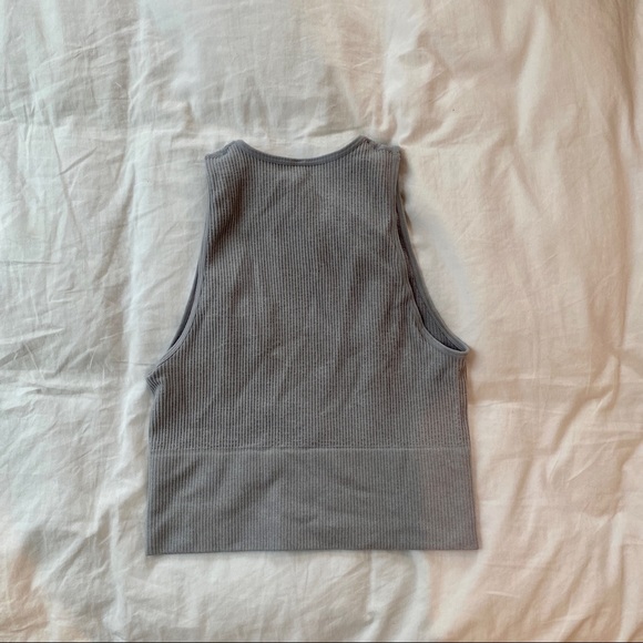 Deep V Crop Top - Picture 3 of 3